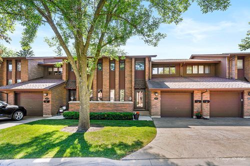 1204 Beau Dr, Park Ridge, IL, 60068-2075 | Card Image