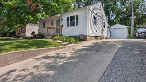 1513 N Linden St, Bloomington, IL, 61701-1941 | Card Image