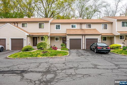 12 Tulip Ct, Edison, NJ, 08820-4314 | Card Image