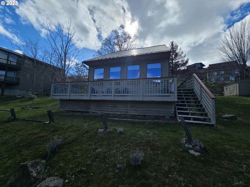 804 Riverside St, Maupin, OR, 97037-7138 | Card Image