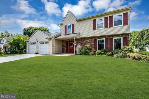 15 Major Ln, Plainsboro, NJ, 08536-1111 | Card Image