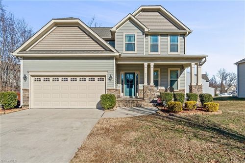 3511 Lamplight Way, High Point, NC, 27265 | Card Image