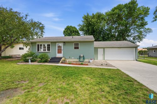 120 S 7th Ave Ave Avenue, Brandon, SD, 57005 | Card Image