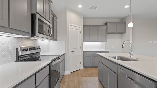 1301 Honey Creek Dr, House other with 4 bedrooms, 2 bathrooms and null parking in Desoto TX | Image 5
