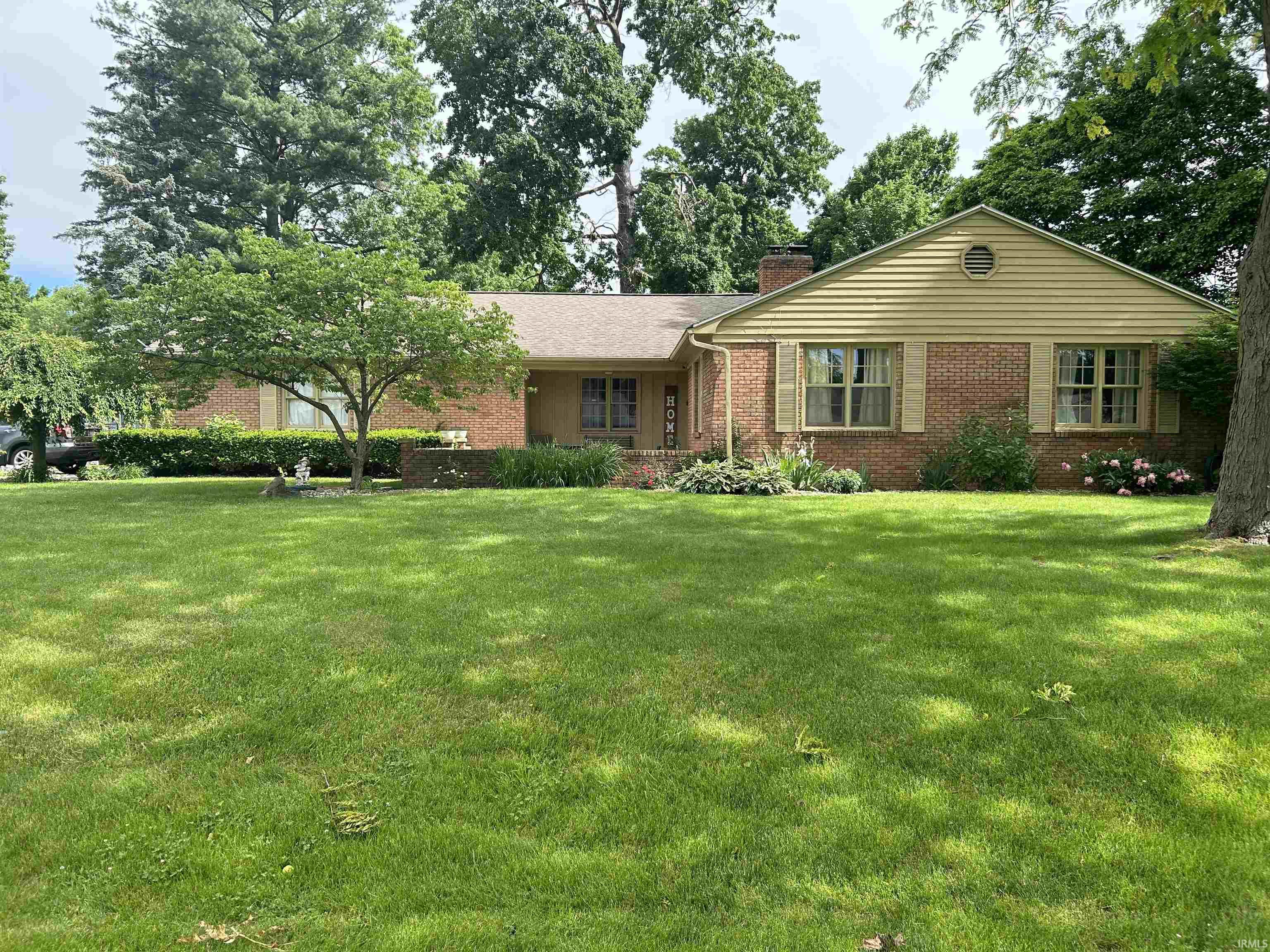 19325 Sundale Drive, For Sale in South Bend Zoocasa