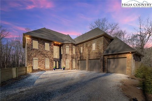 216 Greenbriar Rd, Beech Mountain, NC, 28604-8079 | Card Image