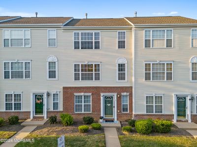 945 - 5 Kuczynski Drive, Condo with 3 bedrooms, 2 bathrooms and 2 parking in Parlin NJ | Image 2