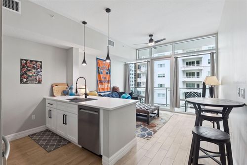 unit-815-101 S Eola Dr, Orlando, FL, 32801-6610 | Card Image