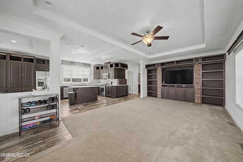 6125 Middle Fork Dr, Sun Valley, NV, 89433-6829 | Card Image