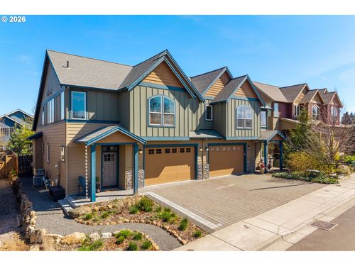 921 Goose Way, Hood River, OR, 97031-9331 | Card Image