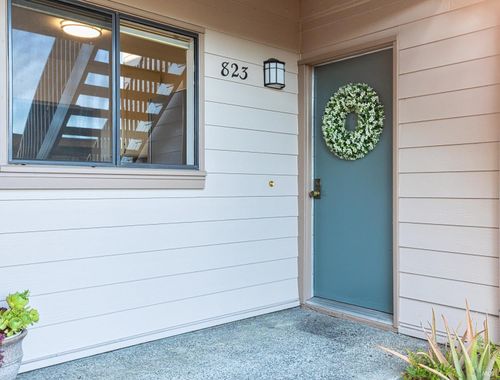 823 Via Casitas, Greenbrae, CA, 94904-1832 | Card Image