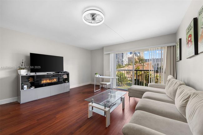 APT-402 - 17800 Atlantic Blvd, Condo with 1 bedrooms, 2 bathrooms and null parking in Sunny Isles Beach FL | Image 10