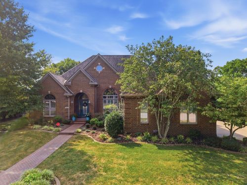 913 Cabernet Dr, Berea, KY, 40403-9179 | Card Image
