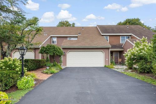 18 Quincy Rd, Glenmont, NY, 12077-3232 | Card Image