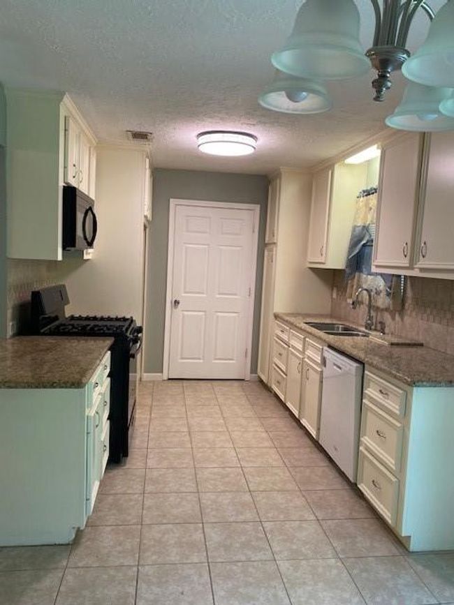 3538 Dryburgh Ct, House other with 3 bedrooms, 2 bathrooms and 2 parking in Huffman TX | Image 11