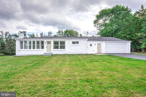 353 Douglass Dr, DOUGLASSVILLE, PA, 19518-1930 | Card Image