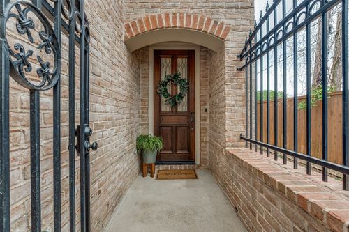 8-5620 Belmont Ave, Dallas, TX, 75206-8761 | Card Image