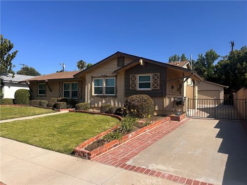 20221 Halsted St, Chatsworth, CA, 91311-5411 | Card Image