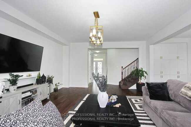 16 Dolucci Cres, House other with 4 bedrooms, 3 bathrooms and 2 parking in Brampton ON | Image 19