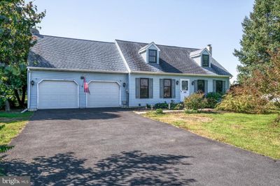 728 Newport Avenue, House other with 3 bedrooms, 2 bathrooms and null parking in GAP PA | Image 1