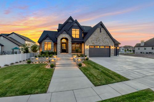 39 N Hayfield Cir, Kaysville, UT, 84037-8010 | Card Image