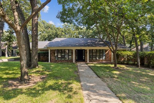 2505 Oak Manor Ct, Arlington, TX, 76012-3550 | Card Image