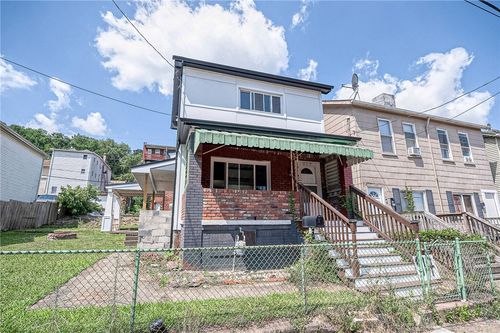 917 Robinson St, Mc Kees Rocks, PA, 15136-2611 | Card Image