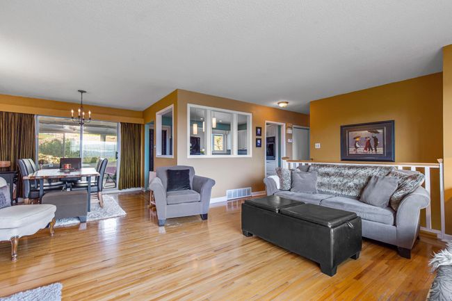 33803 4 Avenue, House other with 3 bedrooms, 1 bathrooms and 3 parking in Mission BC | Image 7