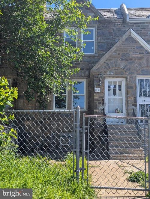 1437 Magee Ave, PHILADELPHIA, PA, 19111-4917 | Card Image