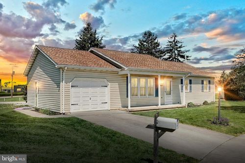 657 Cricket Ln, Mcsherrystown, PA, 17344-2020 | Card Image