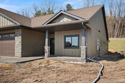 1060 Legend Lane, RIVER FALLS, WI, 54022 | Card Image
