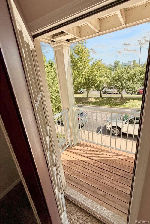 1131 Beaver Run, Troy, MI, 48083-5458 | Card Image