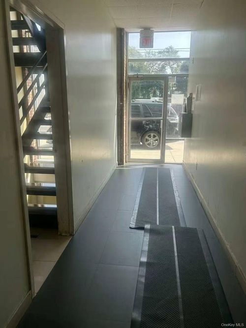 150 41st Ave, Flushing, NY, 11354-4917 | Card Image