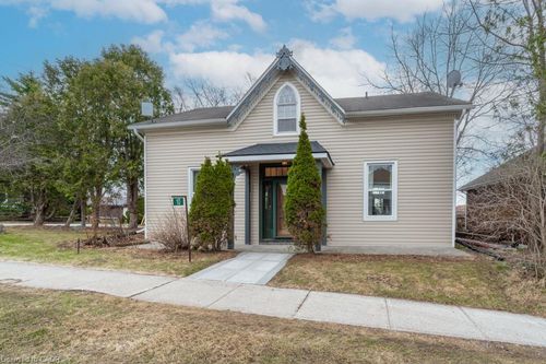 10 Badenoch St E, Morriston, ON, N0B2C0 | Card Image