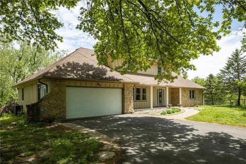 1712 S La Frenz Rd, Liberty, MO, 64068-8357 | Card Image