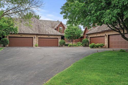 10995 57th Ave N, Plymouth, MN, 55442-1621 | Card Image
