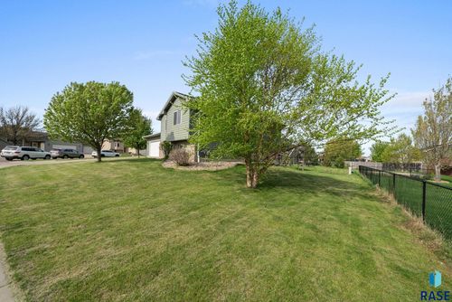 7708 W Eli Ct, Sioux Falls, SD, 57106-7203 | Card Image