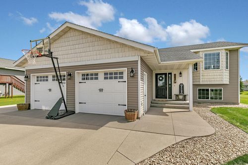 561 7th St Nw, Richmond, MN, 56368-4537 | Card Image