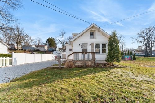 174 Yonker St, Barberton, OH, 44203-1531 | Card Image
