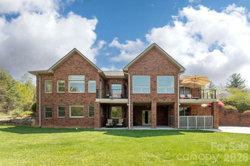 28 Tudor Crescent Ct, Hendersonville, NC, 28739-6631 | Card Image