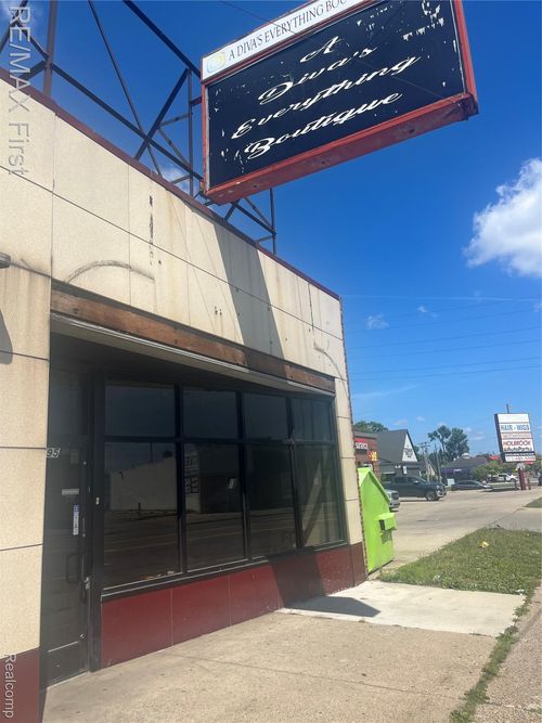 20495 Van Dyke St, Detroit, MI, 48234-3215 | Card Image