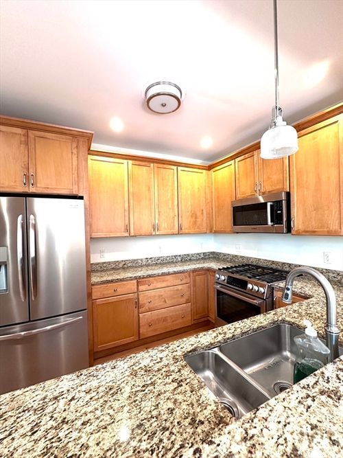 92-92 Johnson Woods Dr, Reading, MA, 01867-4603 | Card Image