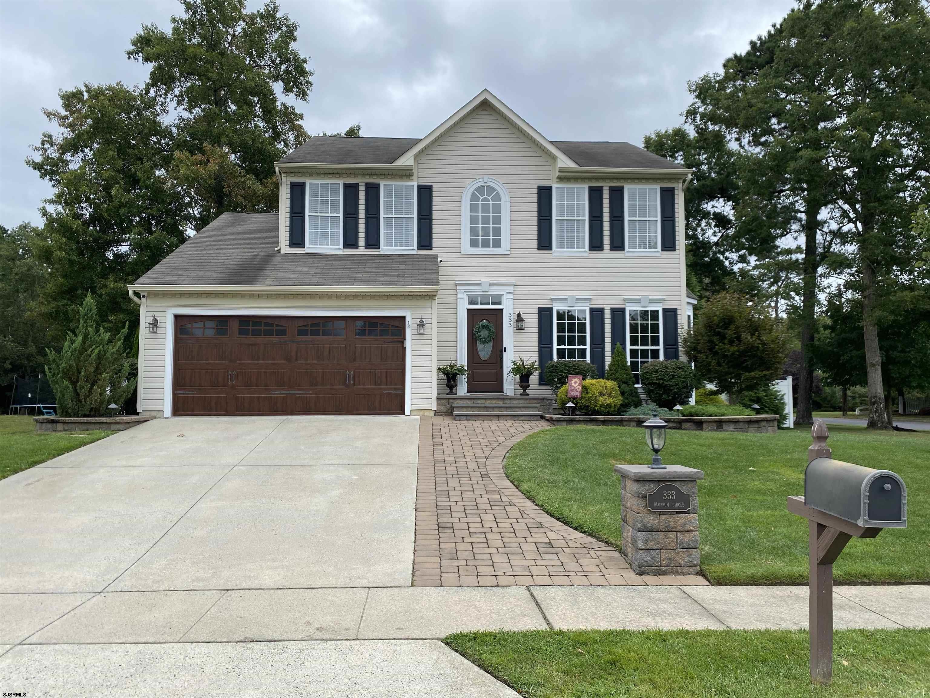 Blossom Cir, Egg Harbor Township, NJ 08234