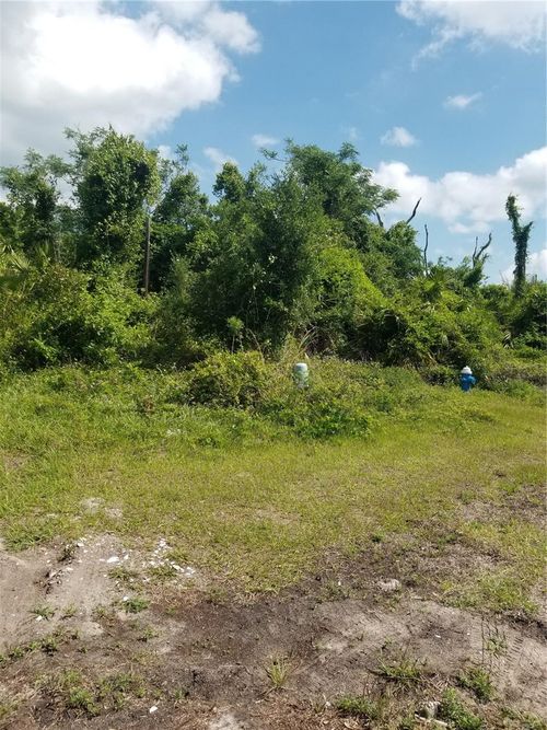 21 Milwaukee Ave, Palm Coast, FL, 32137-2608 | Card Image