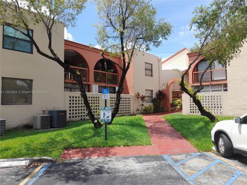 9-10245 Nw 9th Street Cir, Miami, FL, 33172-6638 | Card Image