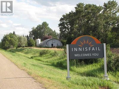 7501 C And E Trail, Home with 4 bedrooms, 3 bathrooms and null parking in Innisfail AB | Image 1