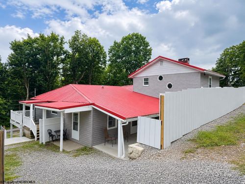 131 School St, Morgantown, WV, 26505-3732 | Card Image