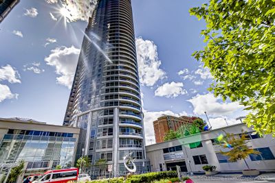 1410 - 125 Village Green Sq, Condo with 2 bedrooms, 2 bathrooms and 1 parking in Toronto ON | Image 2