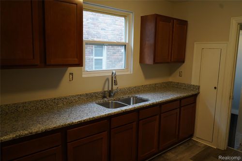 7010 Thatcher St, Detroit, MI, 48221-3378 | Card Image