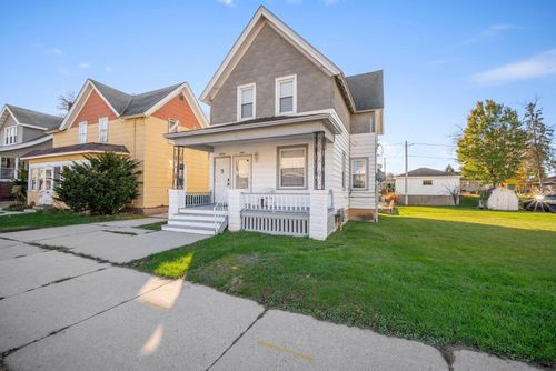 1047 W Washington Street, West Bend, WI, 53095 | Card Image